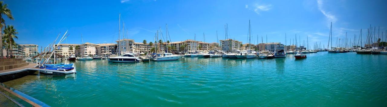 Port-frejus, Le Consul, 2 Pieces Climatise, Terrasse & Parking Apartment Frejus