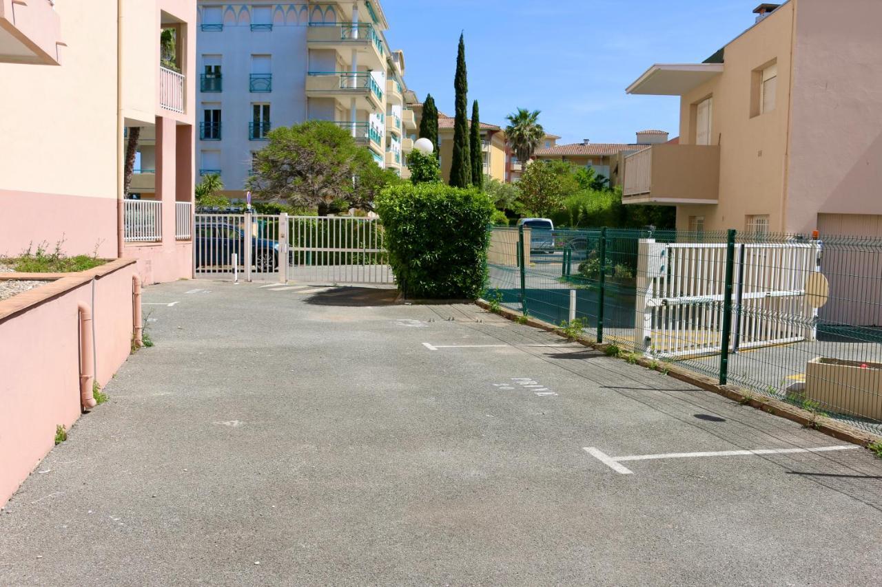 Port-frejus, Le Consul, 2 Pieces Climatise, Terrasse & Parking